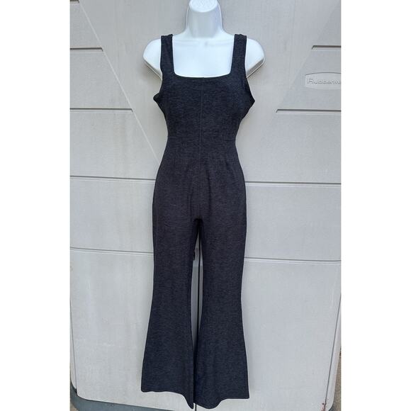 Fabletics Heatherflex Kick Flare Jumpsuit In Charcoal Sz M Square Neck Build In - Picture 2 of 15